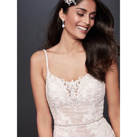 Lace mermaid wedding dress - Picture 5 of 8